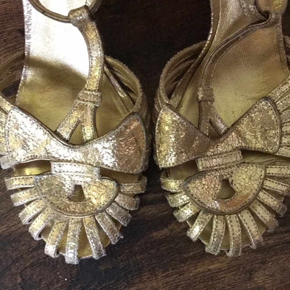 Tory Burch gold Distressed Shoes size 6 - Picture 2 of 12